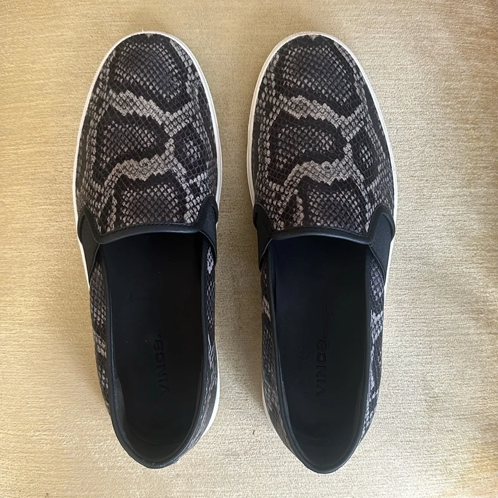 Vince Women's Blair Leather Slip On Sneakers Gray Snake Print Size 9.5